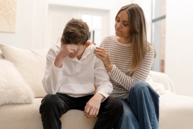 Ansiedad por los exámenes de septiembre: cómo ayudar a tu hijo adolescente